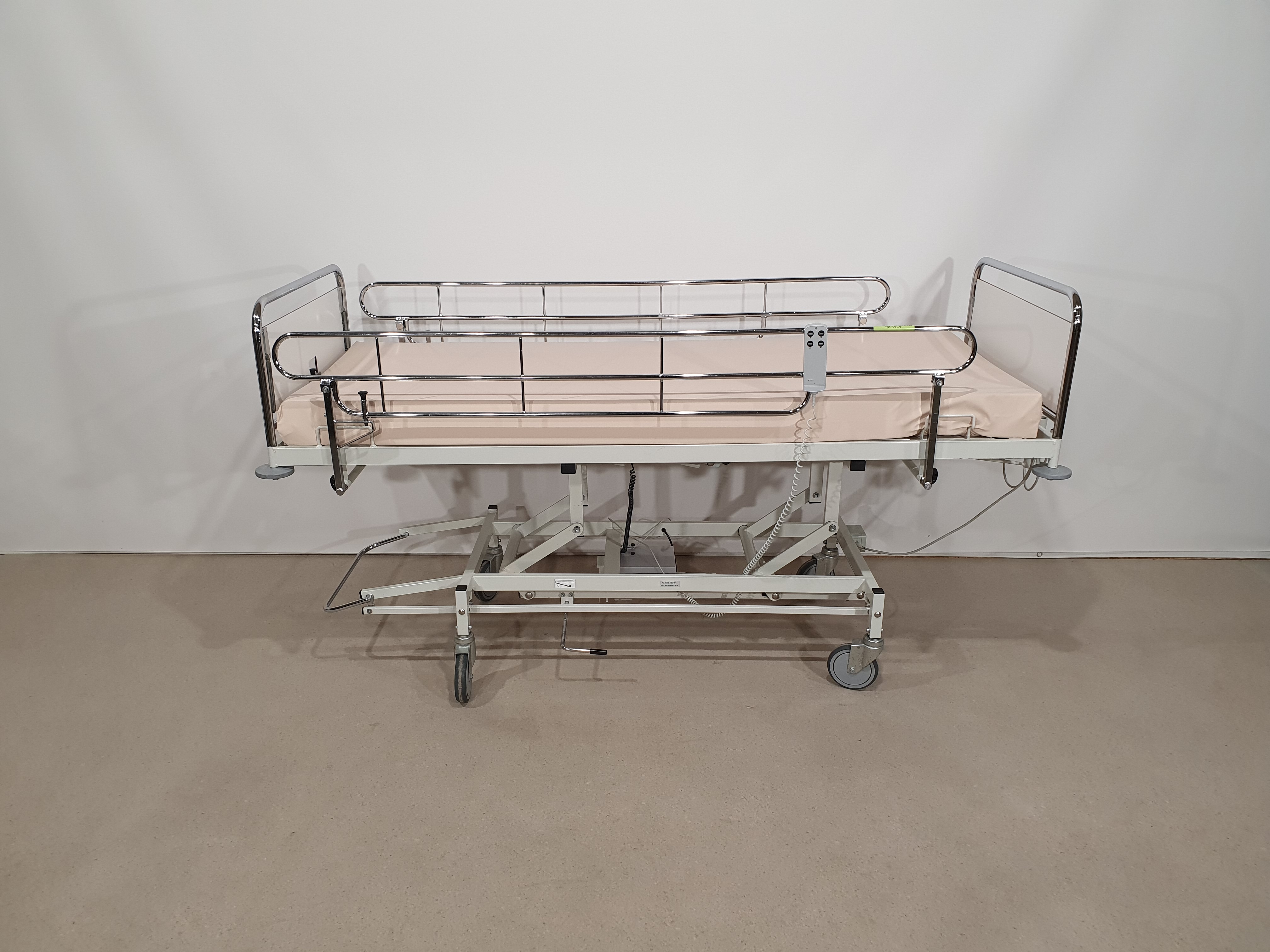 Electric care bed, hospital bed, rehabilitation bed – Foto 6, Rideen