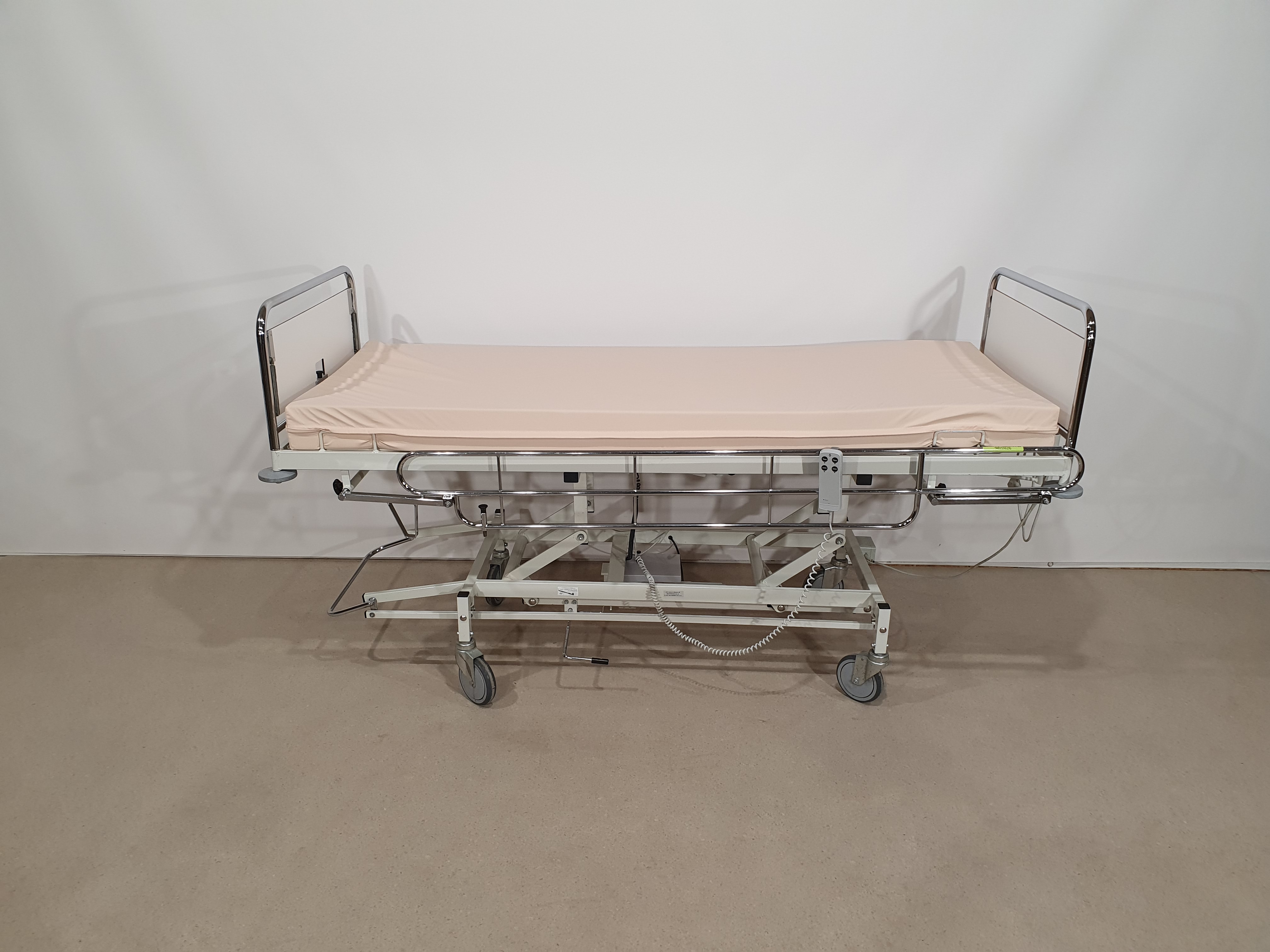 Electric care bed, hospital bed, rehabilitation bed – Foto 12, Rideen