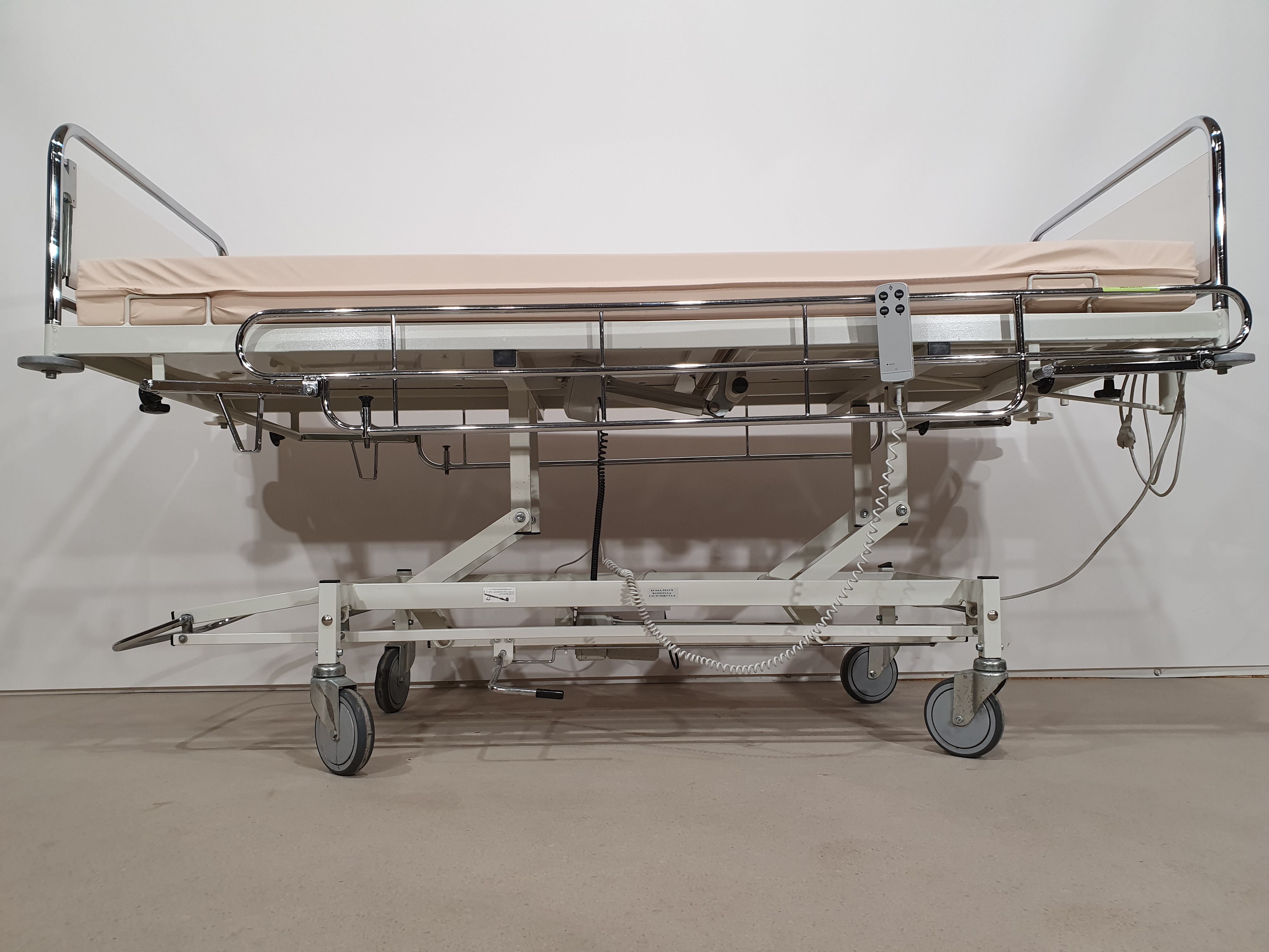 Electric care bed, hospital bed, rehabilitation bed – Foto 14, Rideen