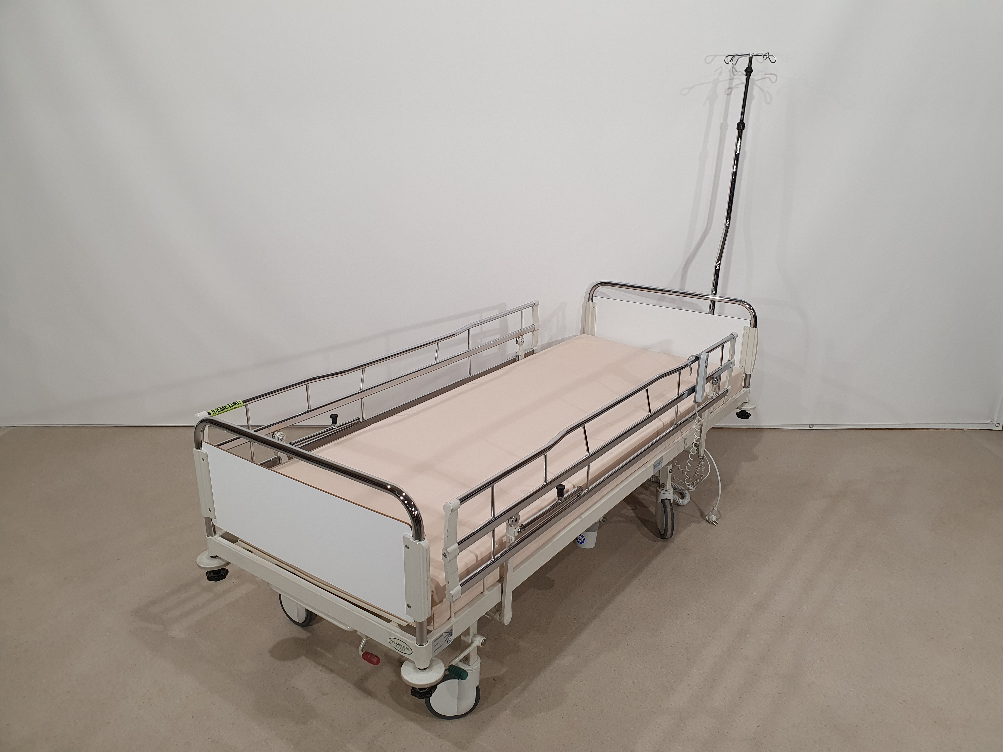 Electric care bed, hospital bed, rehabilitation bed – foto 2, Rideen