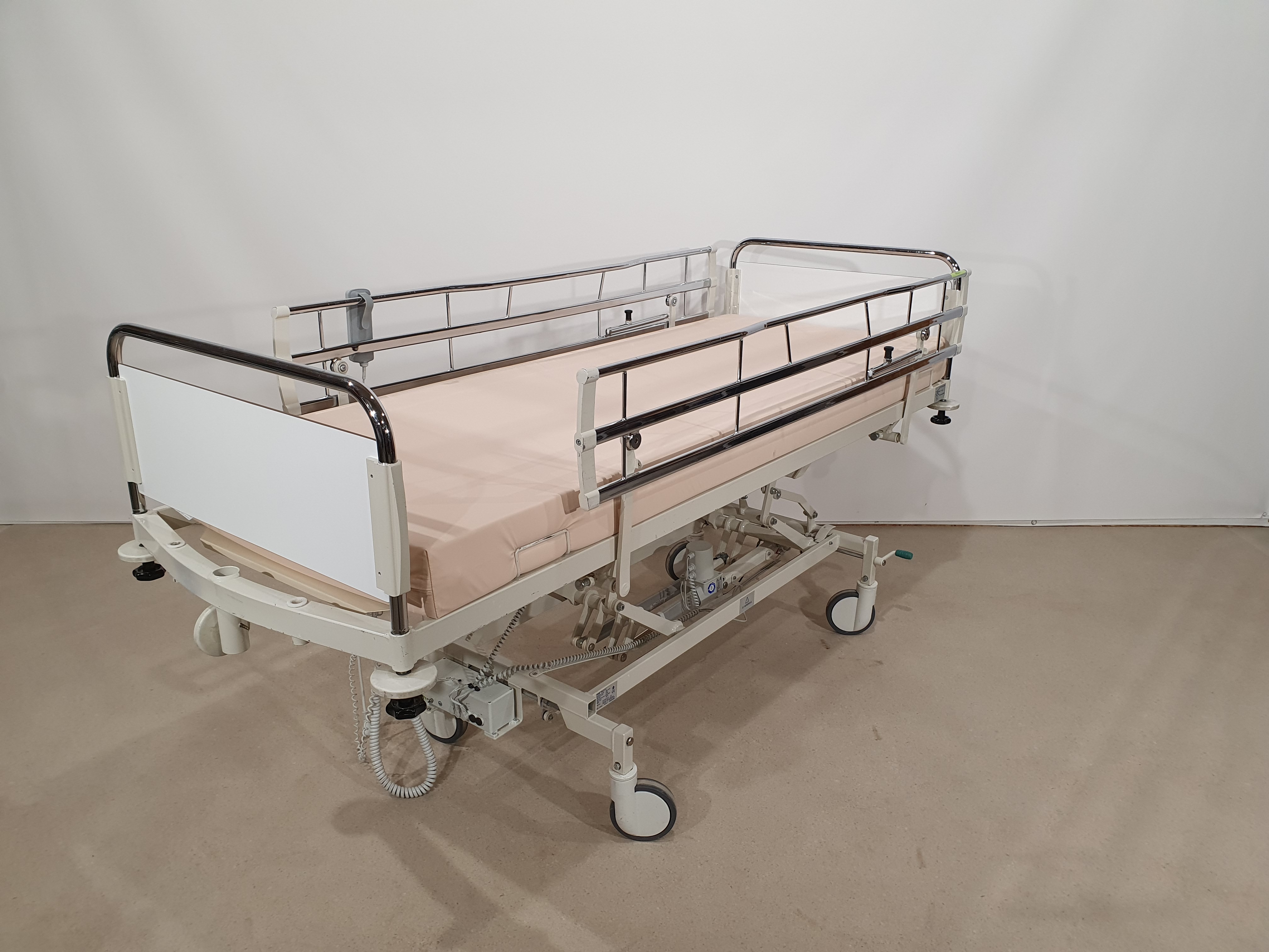 Electric care bed, hospital bed, rehabilitation bed – foto 22, Rideen