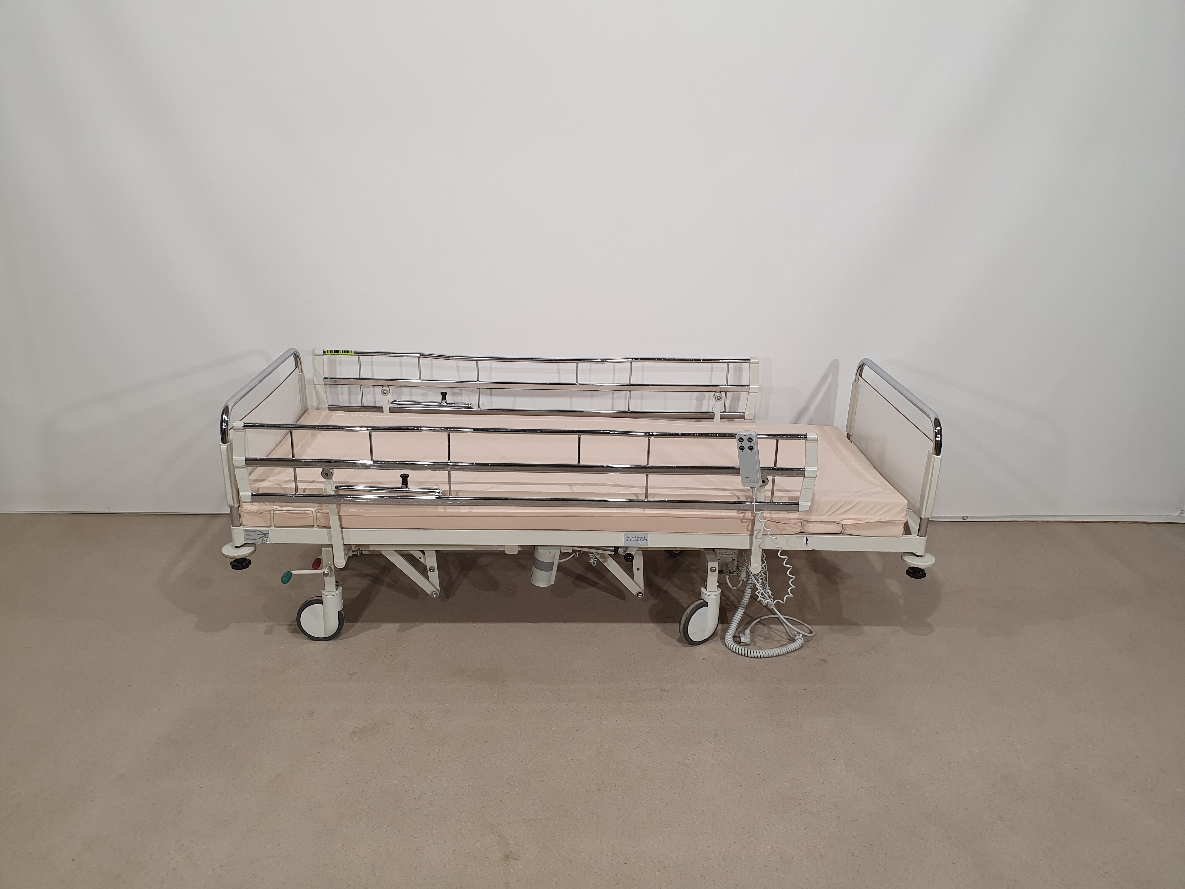 Electric care bed, hospital bed, rehabilitation bed – foto 4, Rideen
