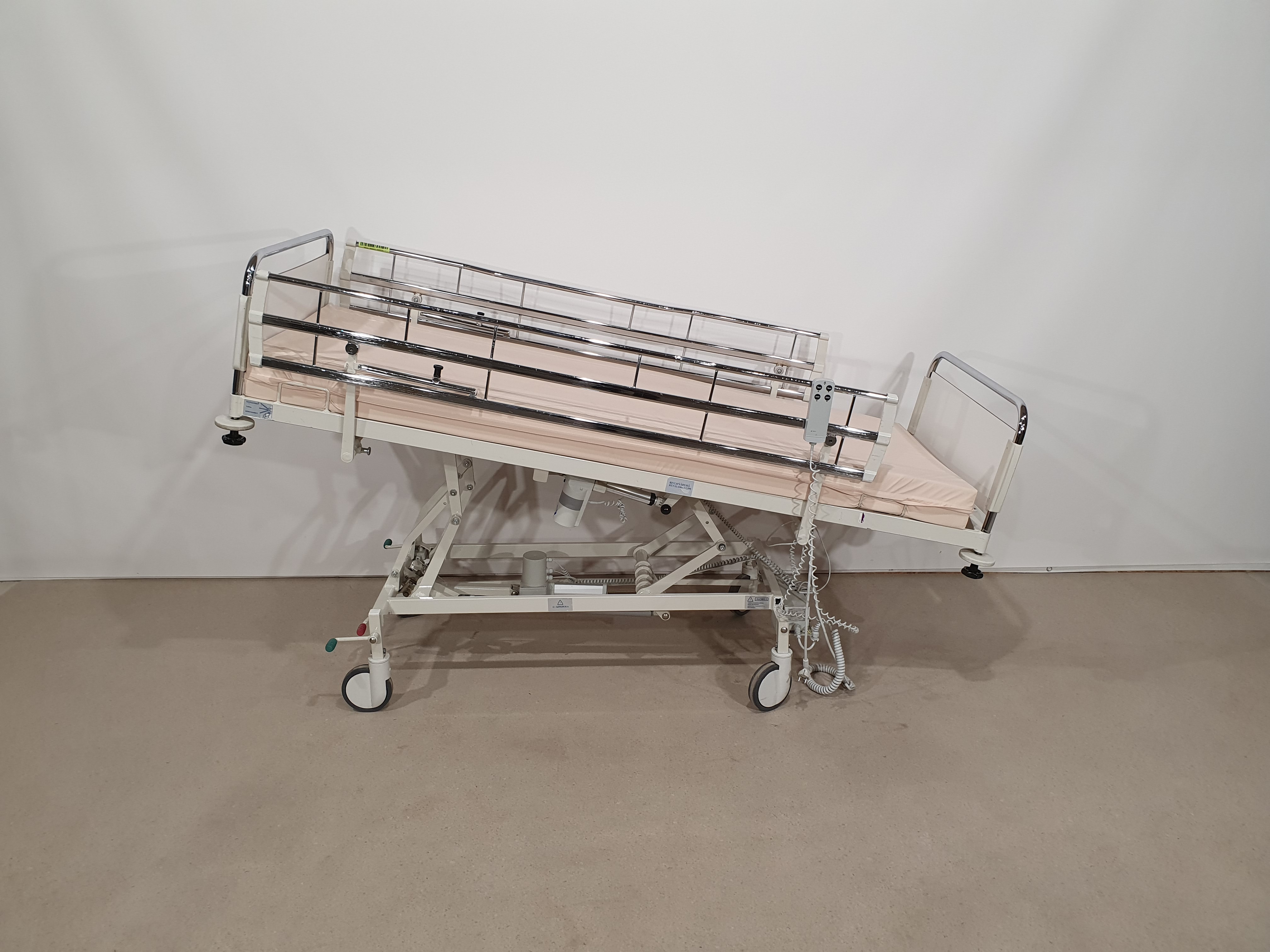 Electric care bed, hospital bed, rehabilitation bed – foto 8, Rideen