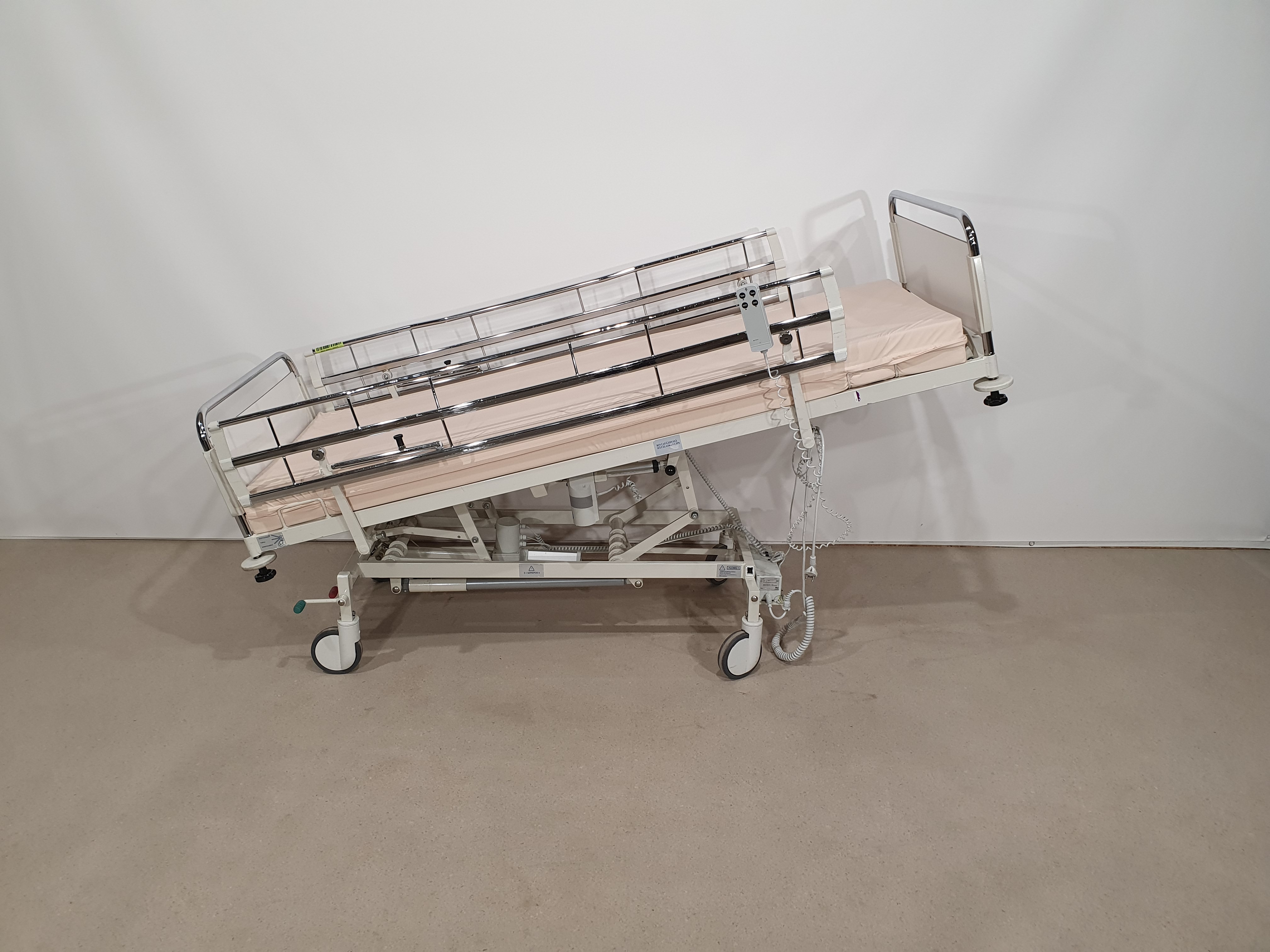 Electric care bed, hospital bed, rehabilitation bed – foto 10, Rideen