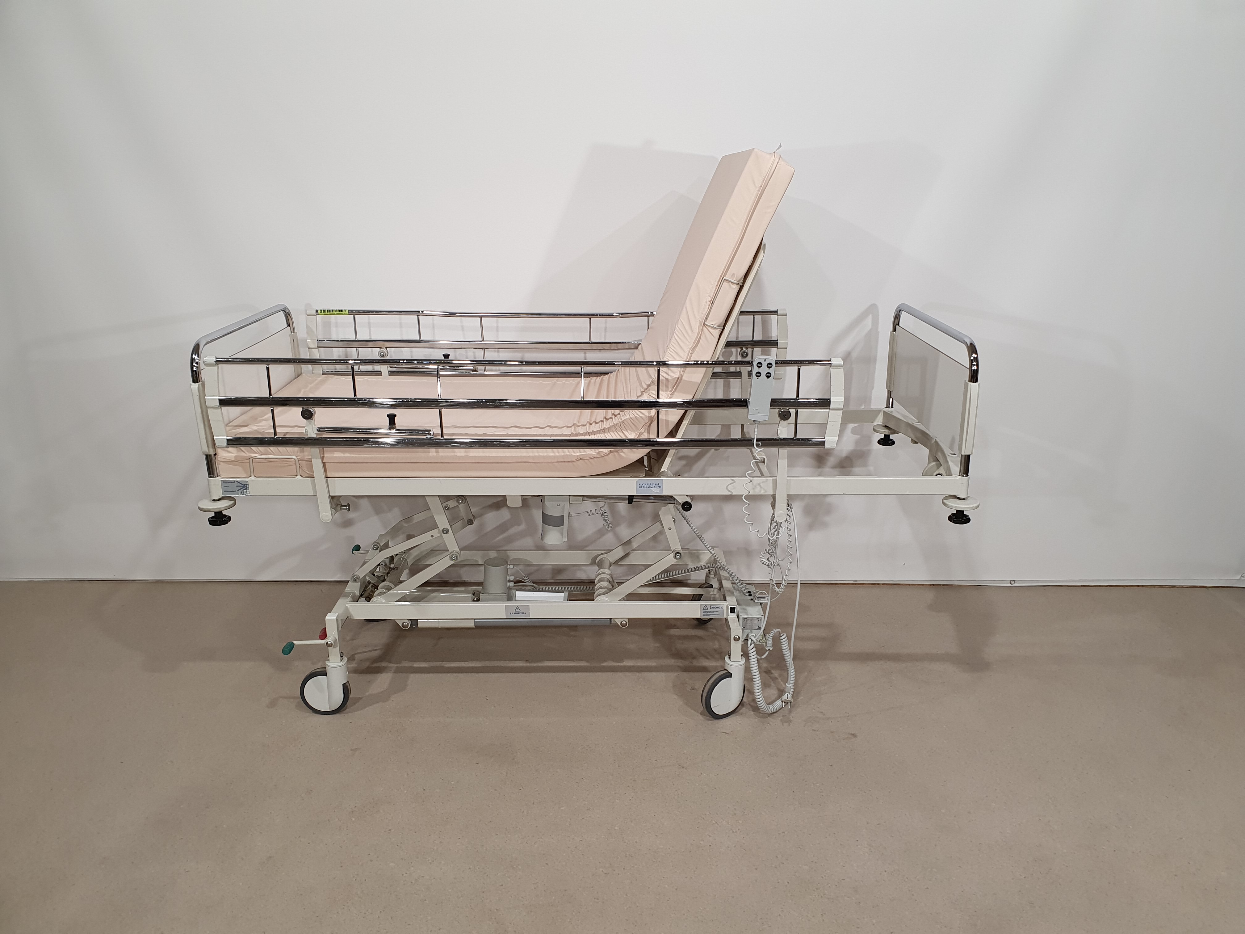 Electric care bed, hospital bed, rehabilitation bed – foto 16, Rideen