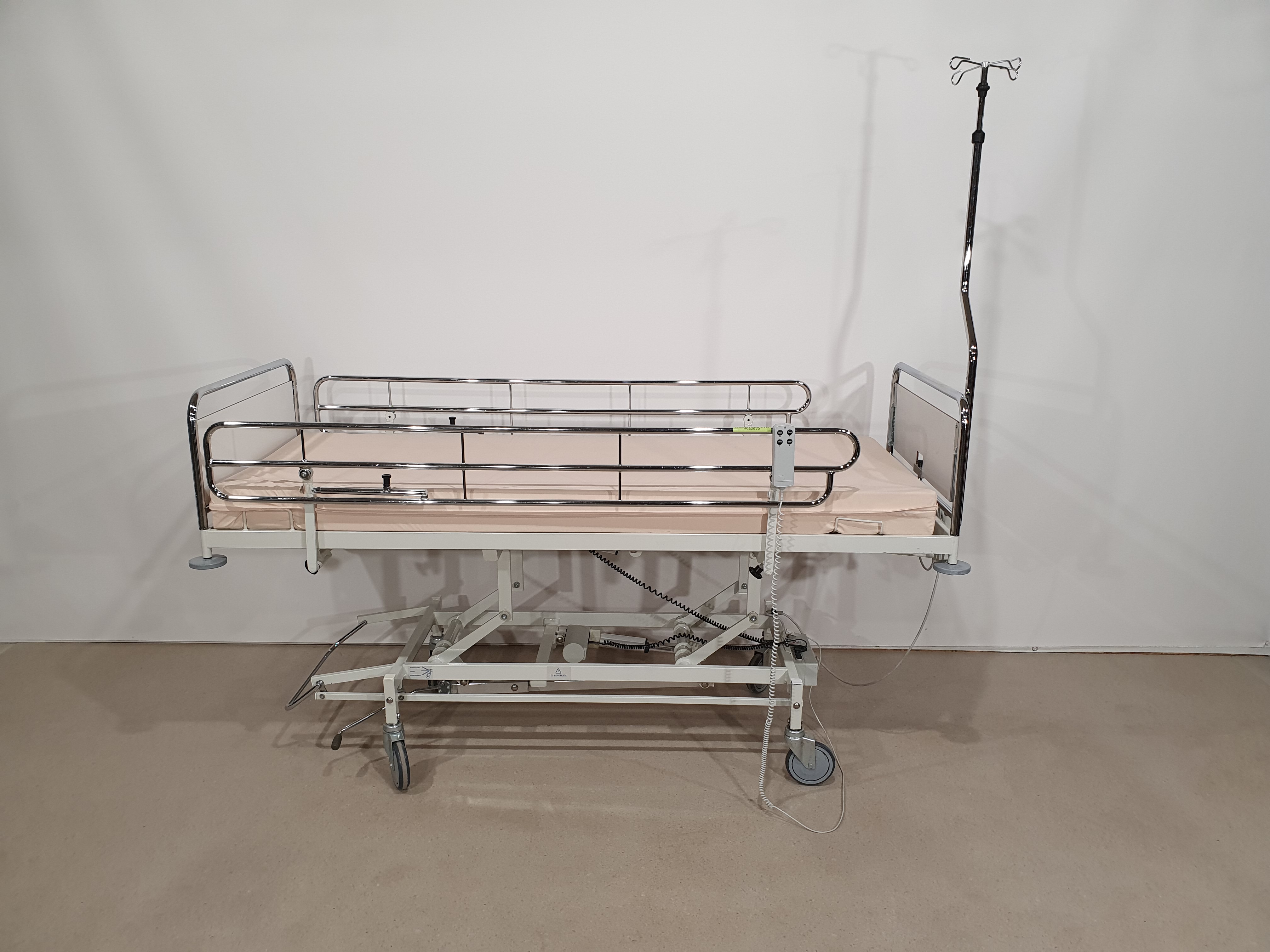 Electric care bed, hospital bed, rehabilitation bed – Foto 6, Rideen