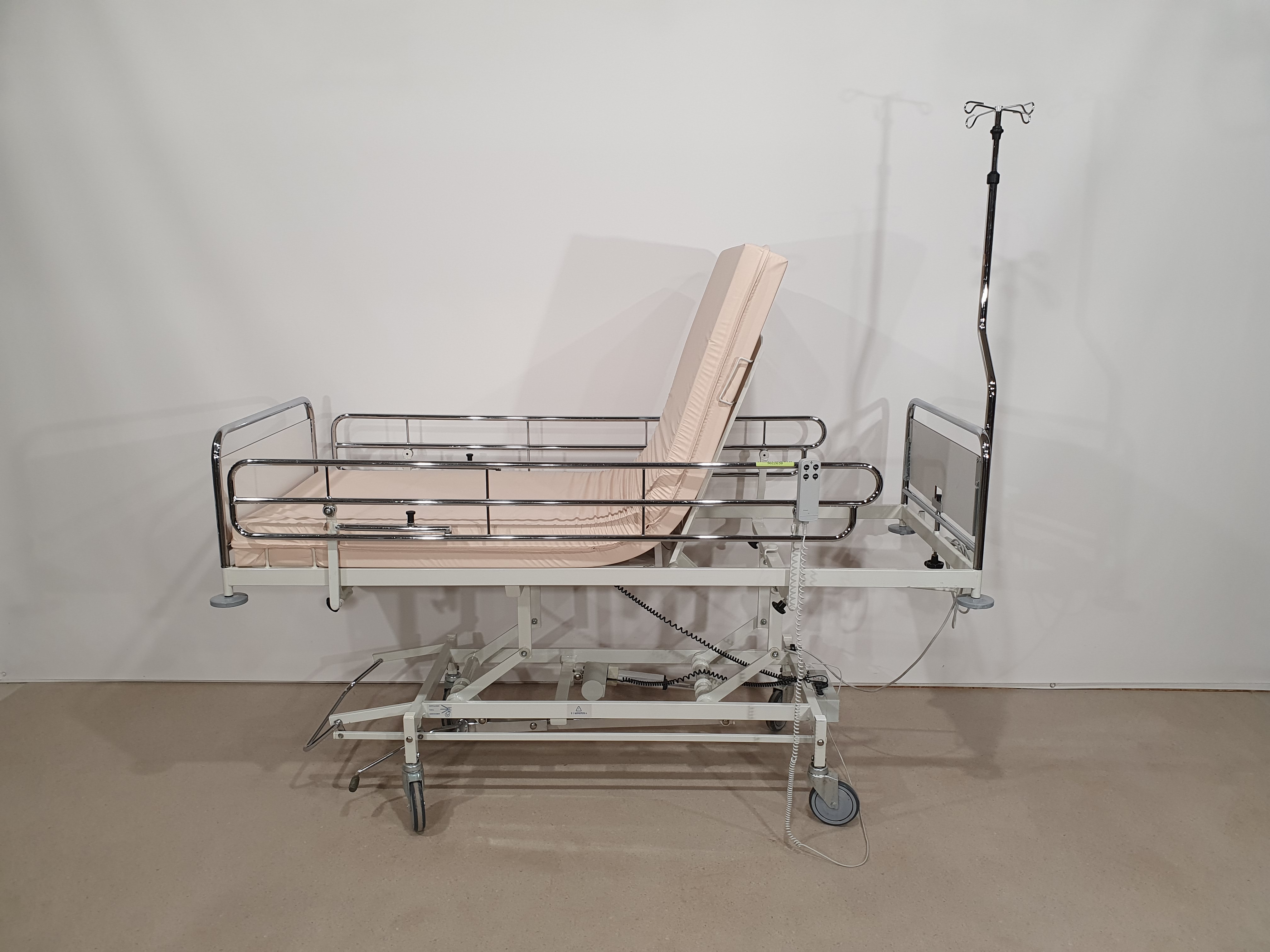 Electric care bed, hospital bed, rehabilitation bed – Foto 10, Rideen